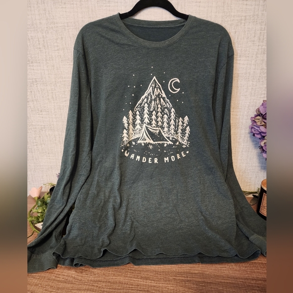 Green long sleeve graphic tee - Picture 1 of 2